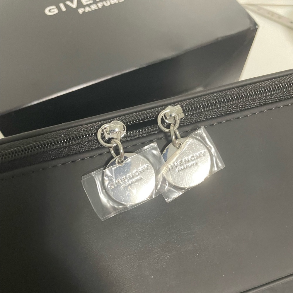 Givenchy makeup box - Picture 8 of 14